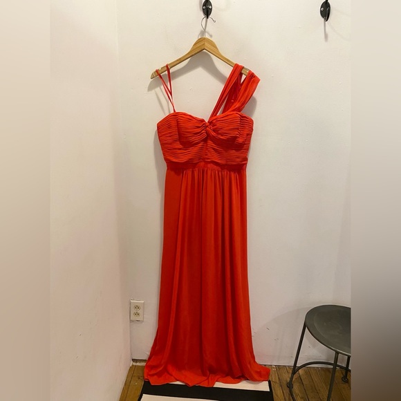 BCBGMaxAzria Dresses & Skirts - BCBG MAX AZRIA Jamille dress in Red Berry. Size 12
